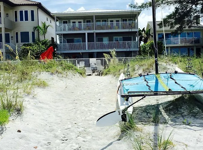 Joyce's Beachfront 3 * Clearwater Beach