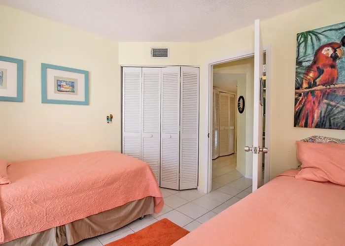 Joyce's Beachfront 3 * Clearwater Beach